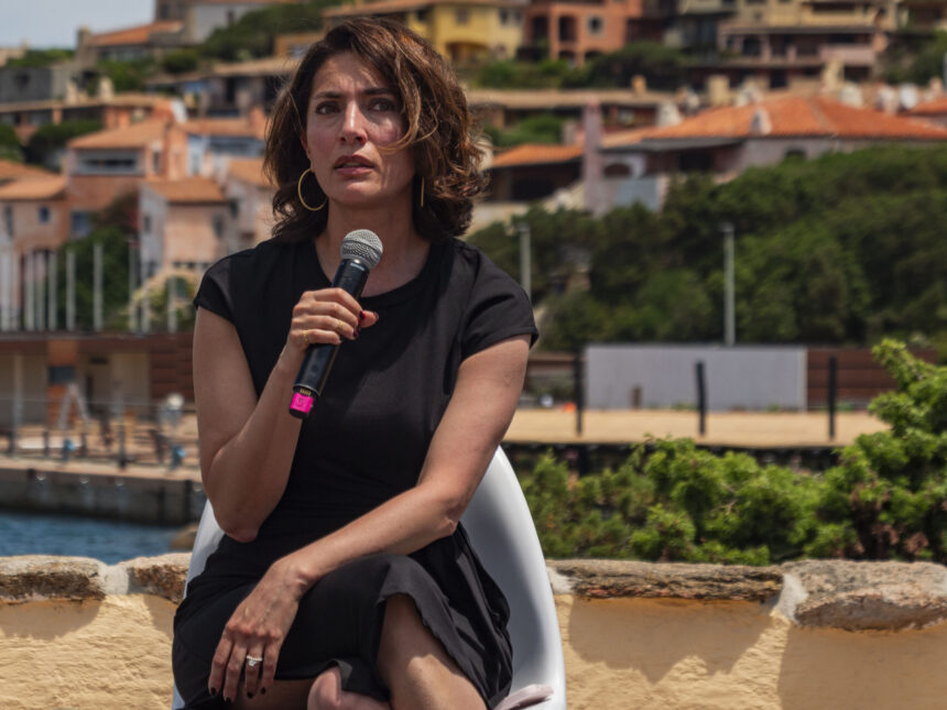 Caterina Murino a Porto Cervo per dire no alla speculazione eolica e  fotovoltaica – Sassari Notizie